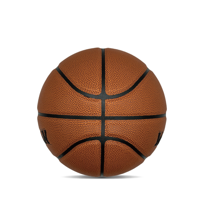 Klasikong malambot na katad na pang -araw -araw na pagsasanay sa basketball bola.